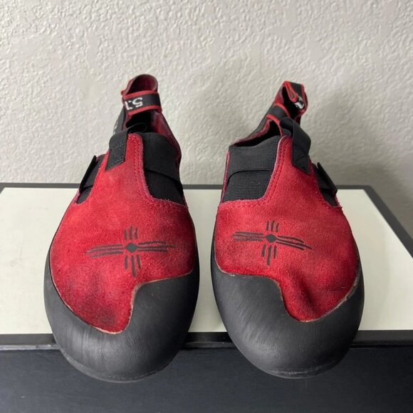 Five Ten 5.10 Anasazi Moccasym Climbing Shoes Red Black Sip On Men's Size 11 US - Picture 1 of 12
